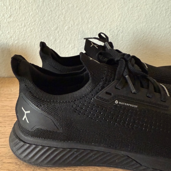 Flux Mens Waterproof Runners - Stealth Black, Size 10.5 - NEW w/o Box - Picture 4 of 6